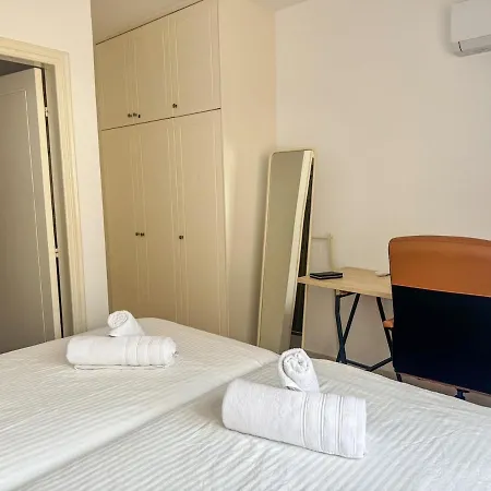 Townhouse In Gardens Gated Complex, 200mbps Wifi *