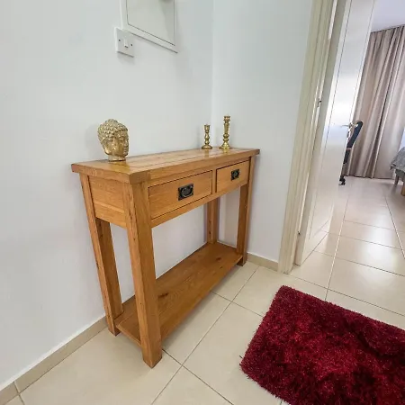 Apartment Townhouse In Gardens Gated Complex, 200mbps Wifi